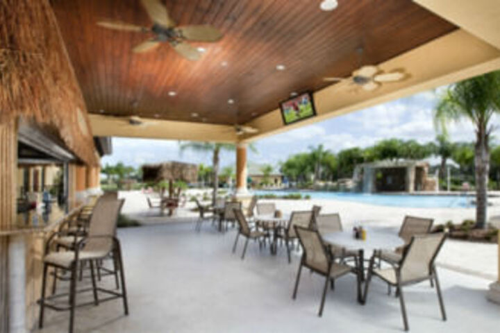Paradise Palms by Blue Ribbon Management