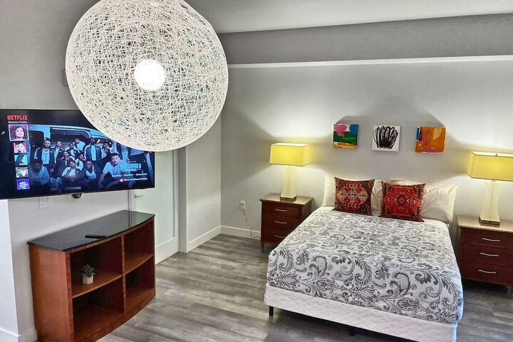 Room 2 of 60
