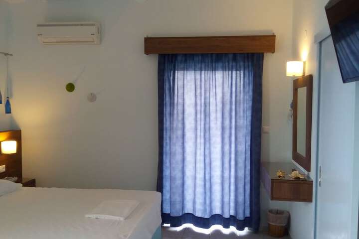 Room 10 of 112