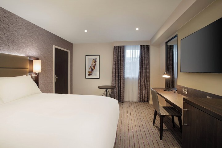 Room 8 of 42