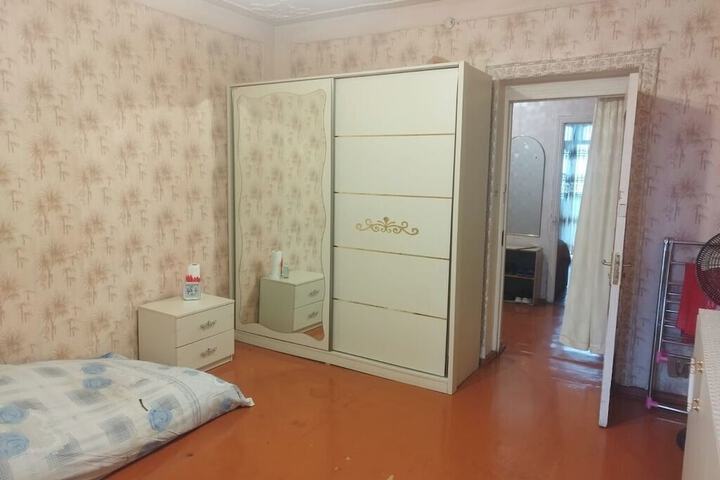 Room 4 of 6