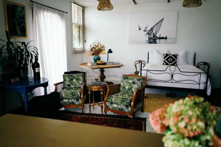 Room 2 of 12