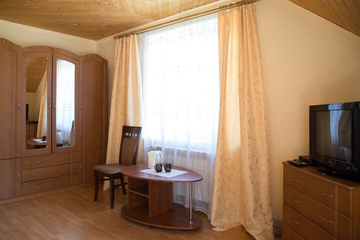 Room 10 of 44