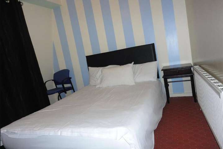 Room 6 of 31