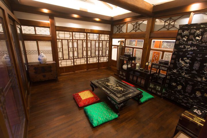 Room 27 of 62