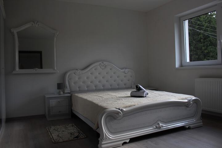 Room 18 of 18