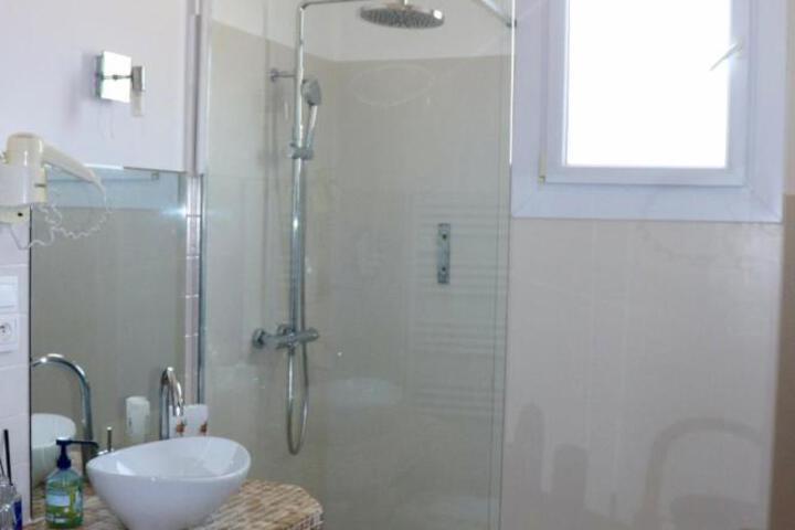 Room 17 of 23