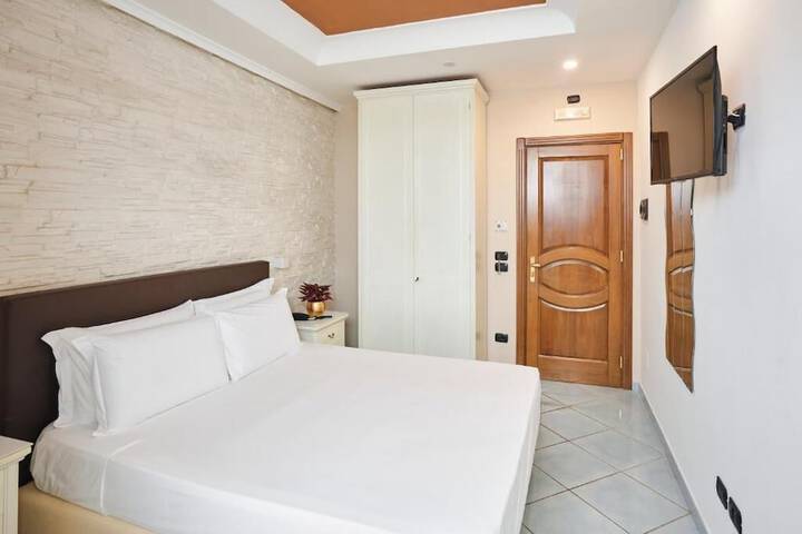 Room 20 of 100