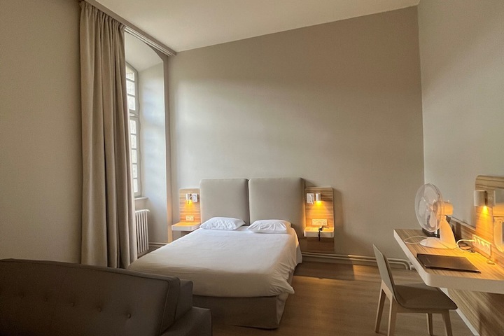 Room 16 of 31