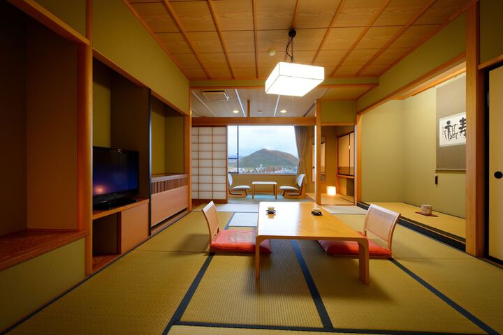 Room 5 of 33