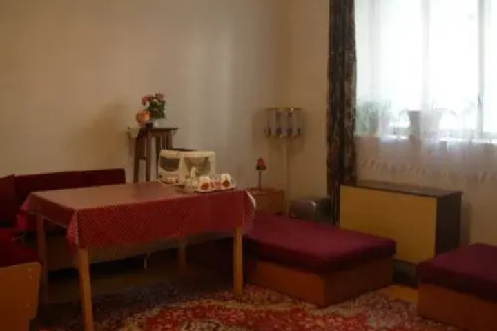 Room 4 of 13