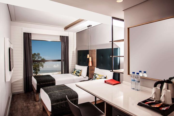 Room 10 of 24