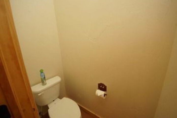 Room 4 of 65