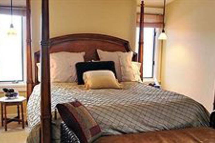 Room 13 of 28