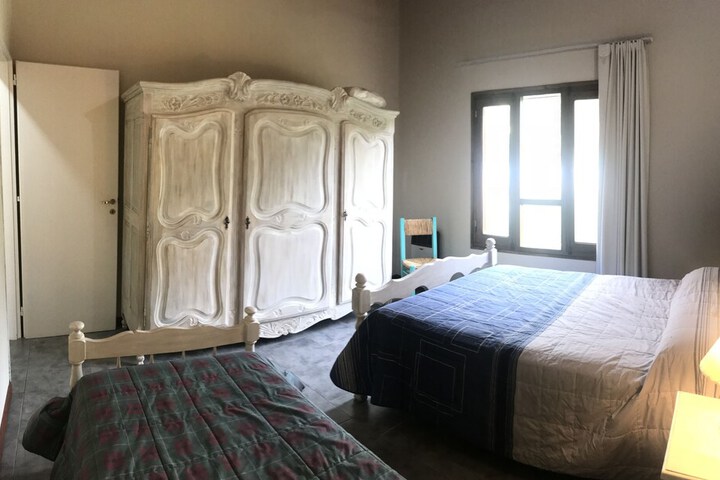 Room 6 of 33