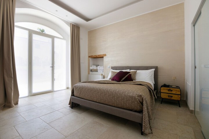 Room 9 of 64