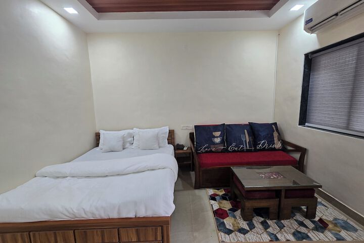 Room 10 of 24