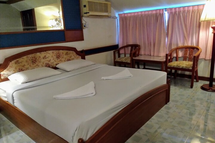 Room 31 of 147