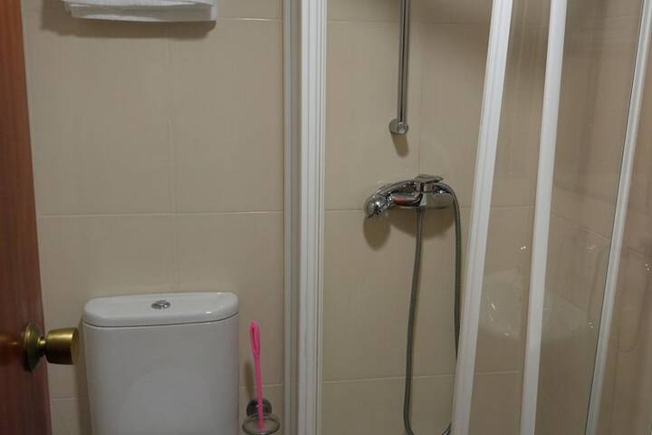 Room 10 of 26