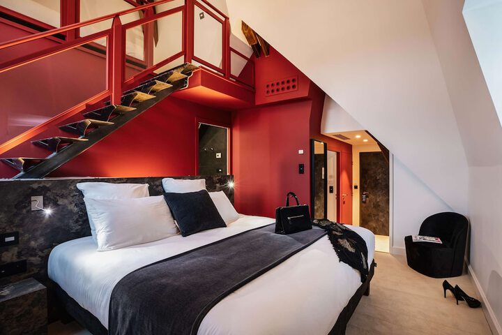 Room 3 of 40