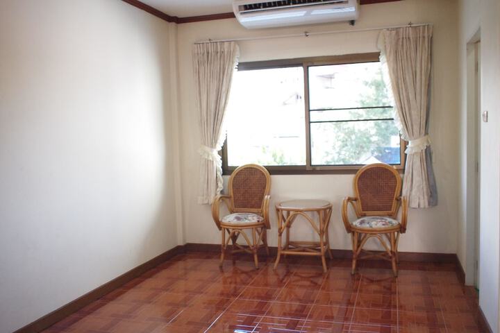Room 12 of 38