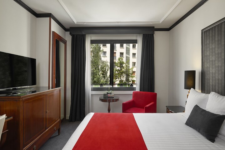 Room 13 of 66