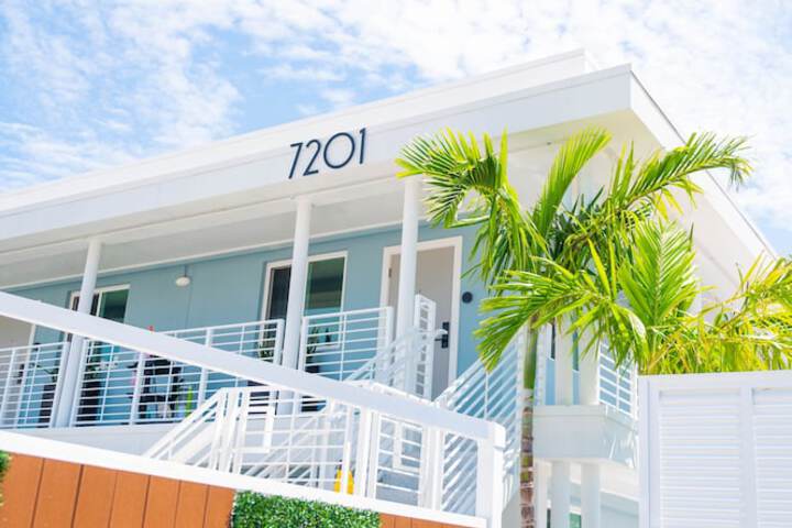 Hotel 203 of 227