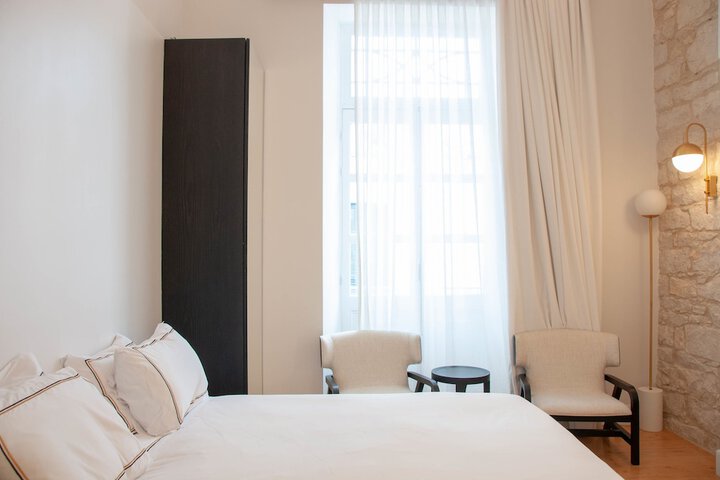 Room 42 of 119