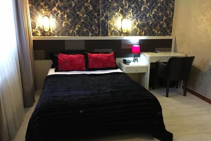 Room 3 of 9