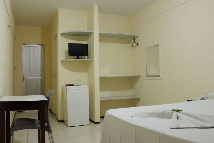 Room 4 of 16