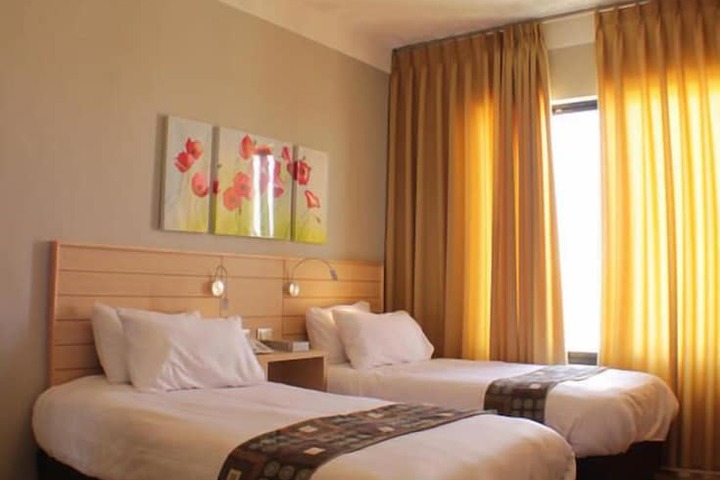 Room 8 of 27