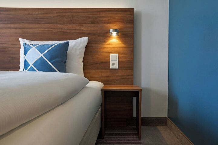 Room 10 of 35