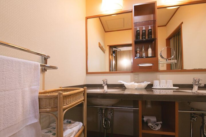 Room 20 of 77