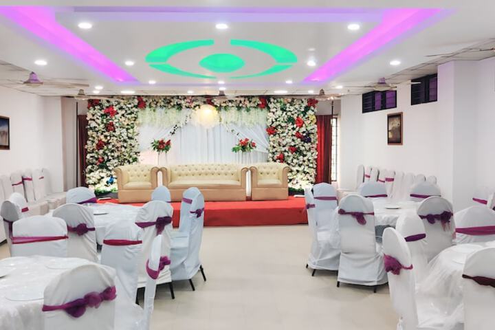 Ballroom/Hall 44 of 52