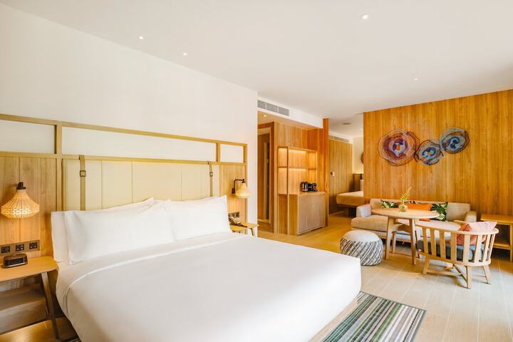 Room 5 of 205