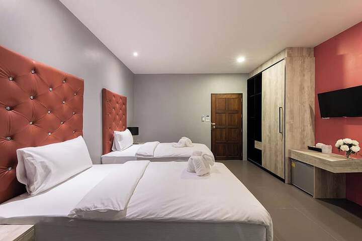 Room 13 of 31