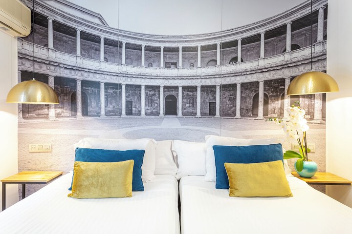 Room 9 of 31