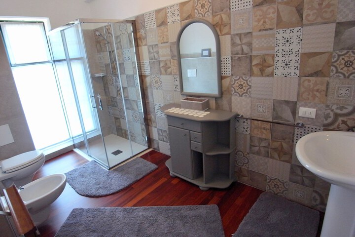 Room 12 of 26