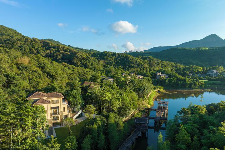 Miyue Shenzhen Tianlu Secret Wild Wizard Holiday Hotel in Shenzhen