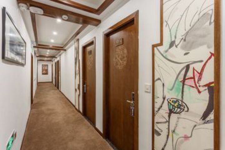 Ballroom/Hall 52 of 67