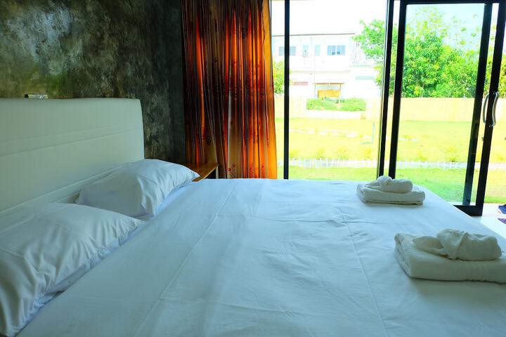 Room 2 of 14