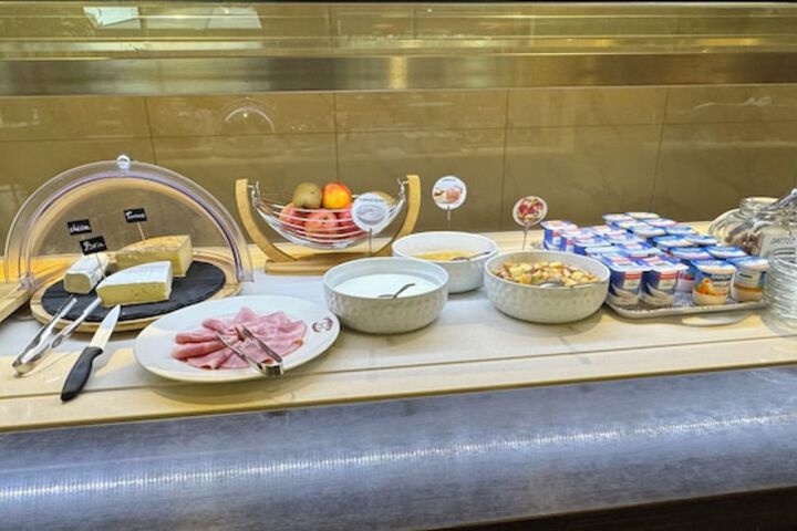 Breakfast/Coffee Service 19 of 40