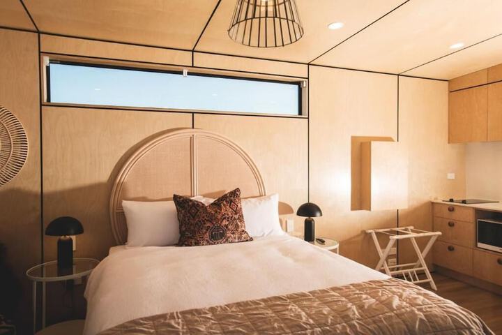 Room 2 of 35