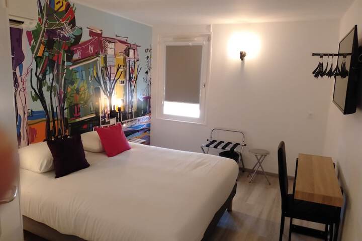 Room 6 of 29