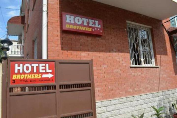 HOTEL BROTHERS