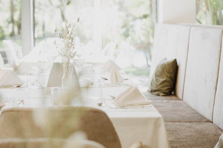 Dining 63 of 79