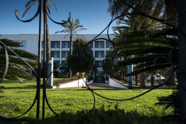 Hotel Exterior 111 of 126