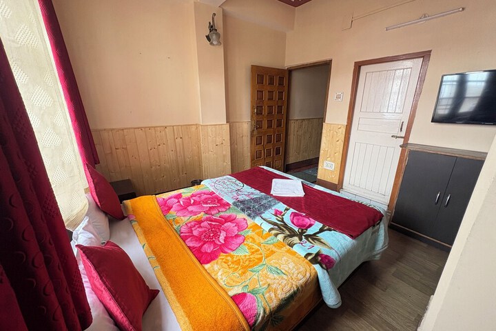 Room 14 of 40