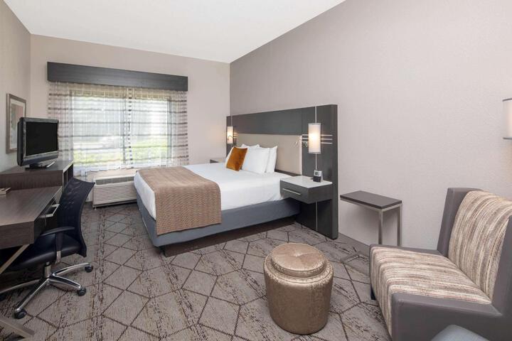 2 Queen Beds Deluxe Room (3 of 10)