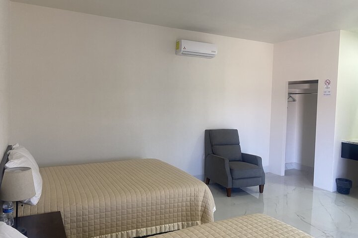 Room 28 of 211